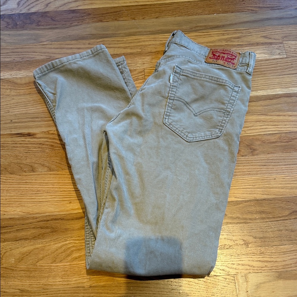 Levi’s 514 white tab Tan corduroy Jeans